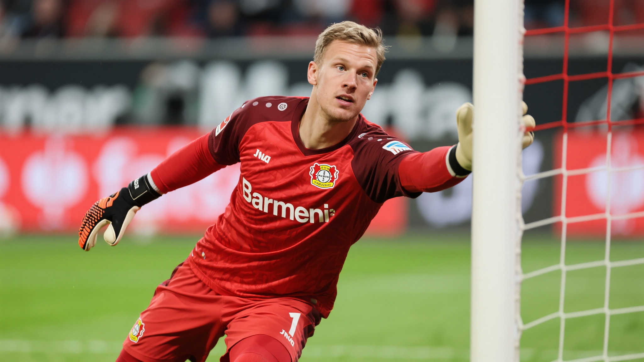 弗莱肯:助力药厂重振旗鼓,再夺德甲桂冠 弗莱肯:助力药厂重振旗鼓,再夺德甲桂冠