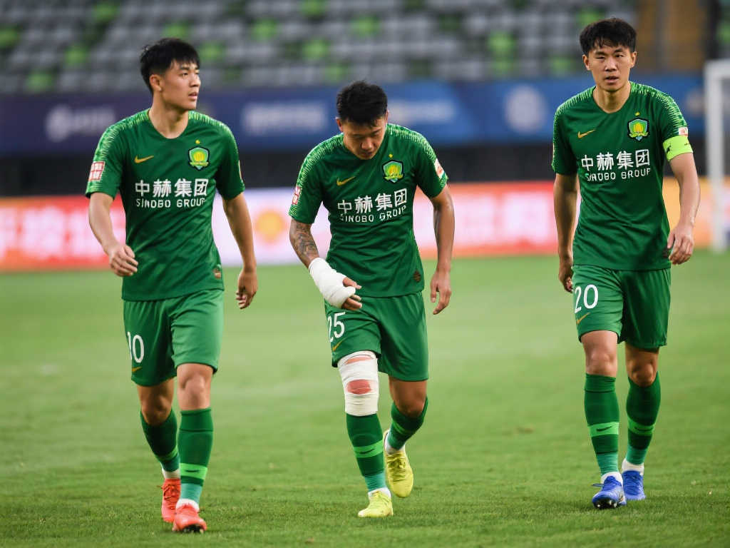 国安官方通报：韩佳奇左膝受伤，斯帕吉奇与达万肌肉拉伤